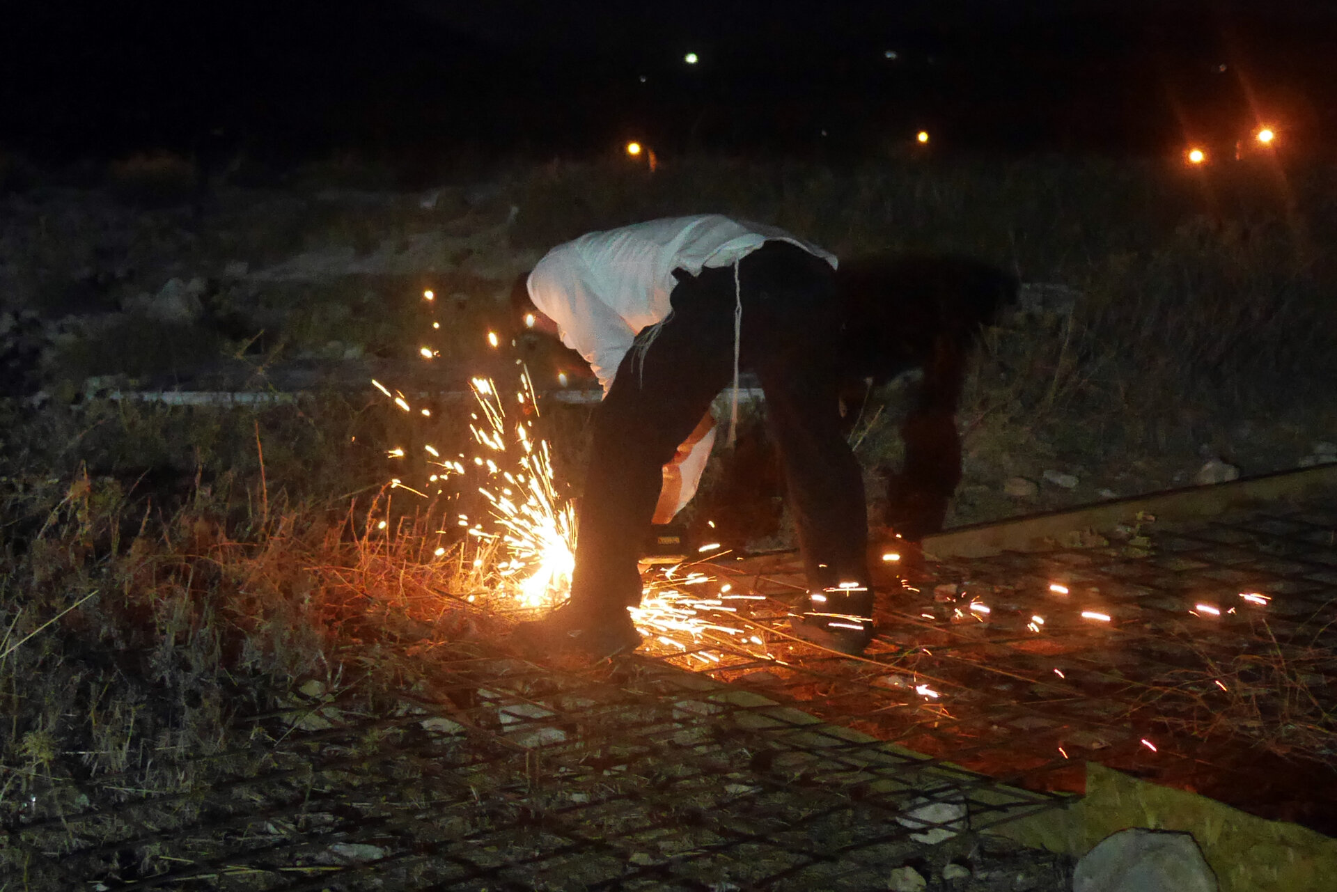 ניצוצות של בנייה ברדת הערב