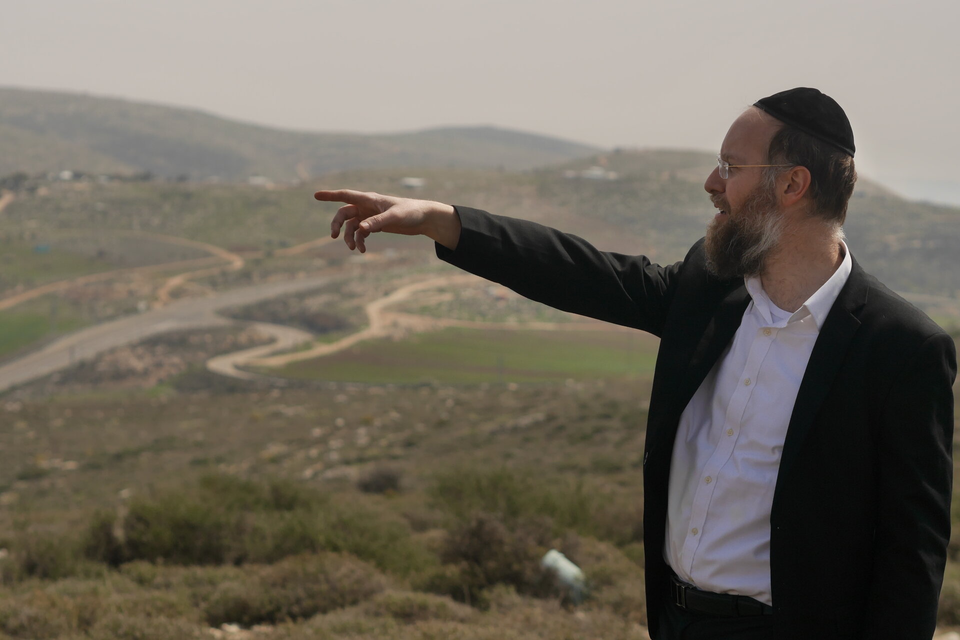 מצביעים אל היישוב הבא